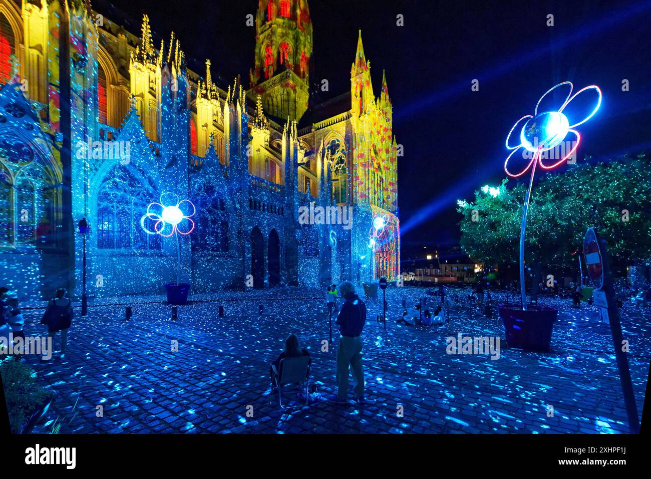 Frankreich, Calvados, Bayeux, Kathedrale Notre-Dame vom 11.. Bis 15.. Jahrhundert, Sommerbeleuchtung, Ton- und Lichtshow Stockfoto