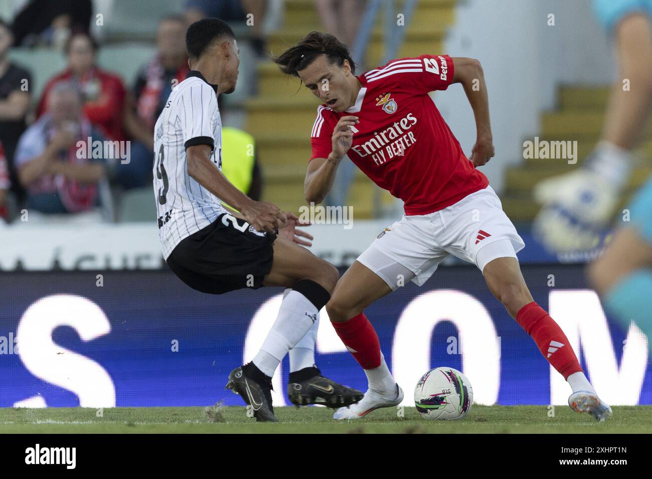 Águeda, 12/2024: Benfica trifft auf Farense im Estádio Municipal de Águeda in einem Freundschaftsspiel. Alvaro Carreras (Pedro Correia/Global Imagens) Credit: Atlantico Press/Alamy Live News Stockfoto