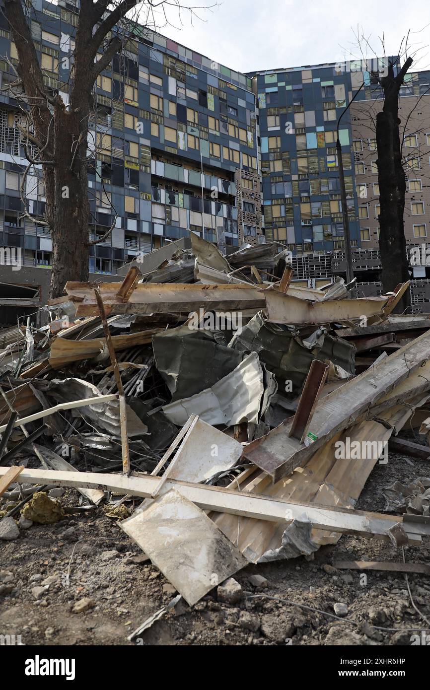 Nicht exklusiv: KIEW, UKRAINE - 12. JULI 2024 - die Schutthaufen befinden sich auf dem Gelände des Ohmatdyt National Specialized Childrens Hospital Damage Stockfoto