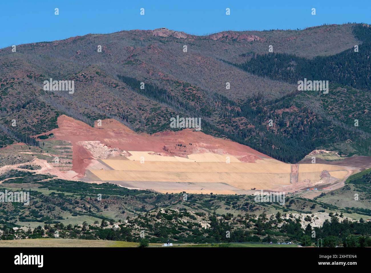 Restaurierung und Rückgewinnung ehemaliger Kiessteinbrüche in den Ausläufern von Colorado Springs, Colorado. Stockfoto