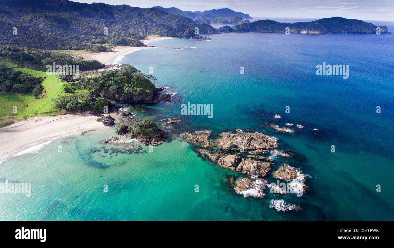 Luftaufnahme von Elliot Bay, Pahi Bay und Umuheke Bay in Northland, Neuseeland Stockfoto