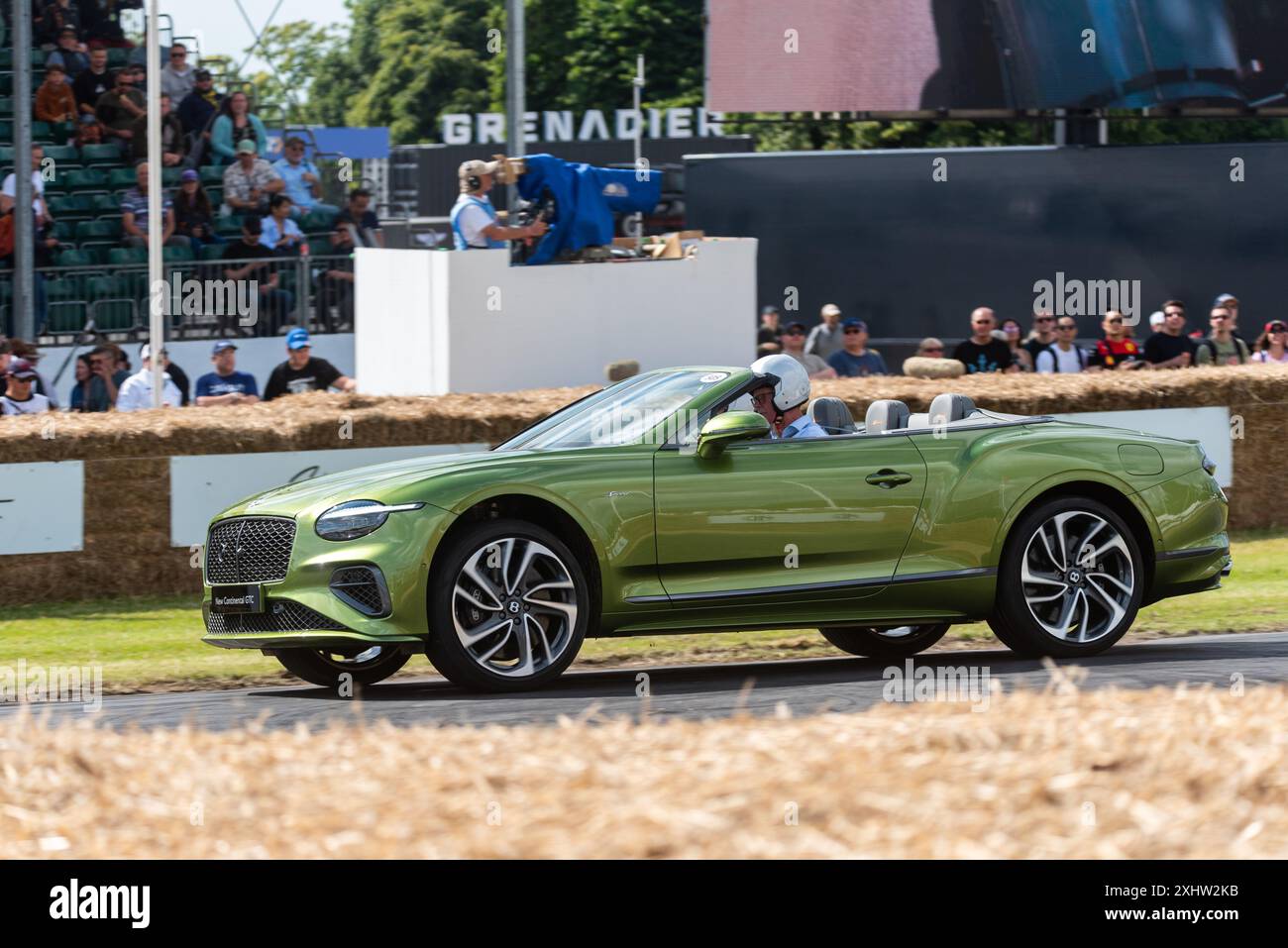 2024 Bentley Continental GTC Speed Car beim Motorsport-Event Goodwood Festival of Speed 2024 in West Sussex, Großbritannien Stockfoto