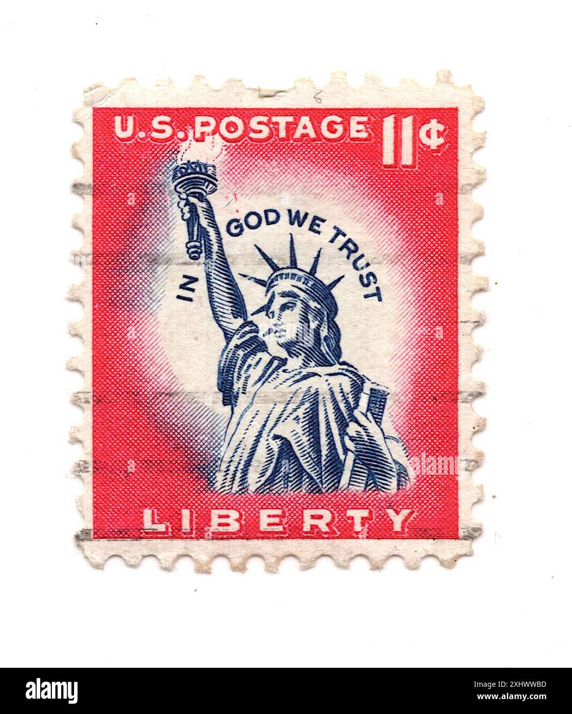 Eine Vintage-Briefmarke der Freiheitsstatue aus den USA auf weißem Hintergrund. Stockfoto