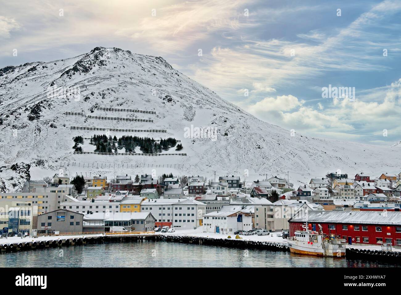 Der Stadthafen Honningsvag im arktischen Norwegen Stockfoto