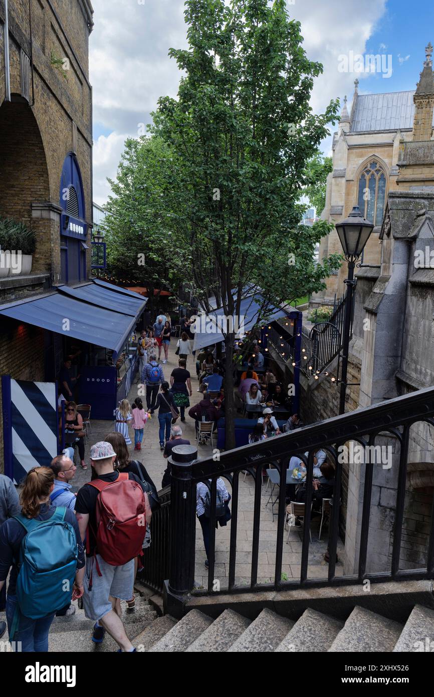 London - 06 10 2022: Treppe zum Borough Market in Green Dragon CT Stockfoto