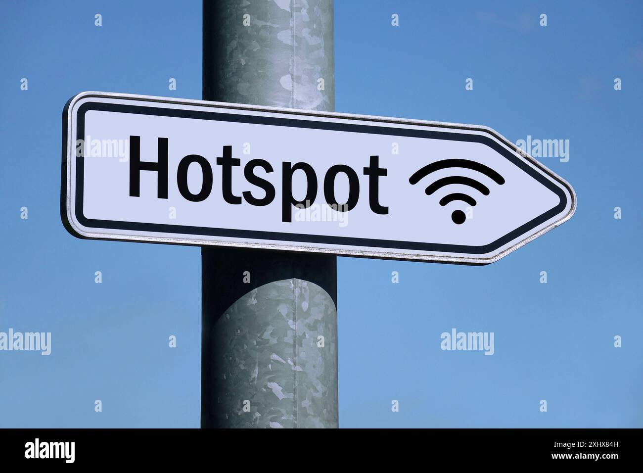 Wegweiser mit Schriftzug Hotspot Wegweiser mit Schriftzug Hotspot, 16.07.2024, Borkwalde, Brandenburg, auf einem Wegweiser befindet sich der Schriftzug Hotspot mit einem Logo. *** Wegweiser mit Schriftzug Hotspot Wegweiser mit Schriftzug Hotspot, 16 07 2024, Borkwalde, Brandenburg, auf einem Wegweiser befindet sich der Schriftzug Hotspot mit Logo Stockfoto Wegweiser mit Schriftzug Hotspot Wegweiser mit Schriftzug Hotspot, 16.07.2024, Borkwalde, Brandenburg, auf einem Wegweiser befindet sich der Schriftzug Hotspot mit einem Logo. *** Wegweiser mit Schriftzug Hotspot Wegweiser mit Schriftzug Hotspot, 16 07 2024, Borkwalde, Brandenburg, auf einem Wegweiser befindet sich der Schriftzug Hotspot mit Logo Stockfoto