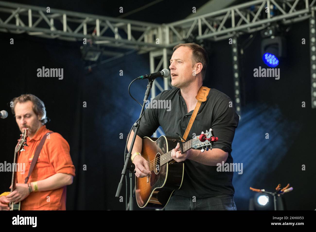 The Fugitives, die kanadische Preisträgerin, trat live auf der Bühne des 2024 Gate to Southwell Music Festivals in England auf. Stockfoto