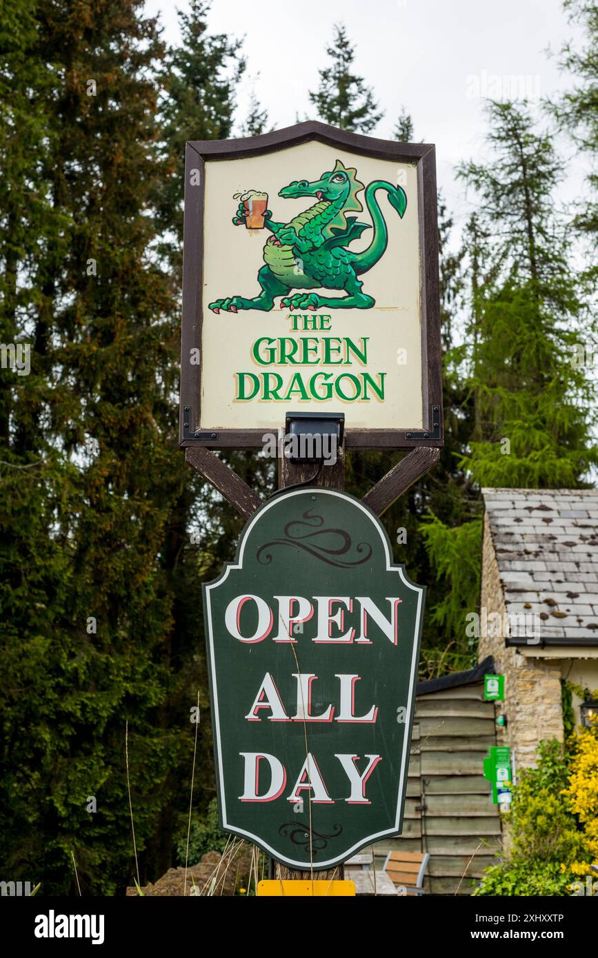 Das Green Dragon Pub Schild, Cheltenham, Gloucestershire, Großbritannien Stockfoto