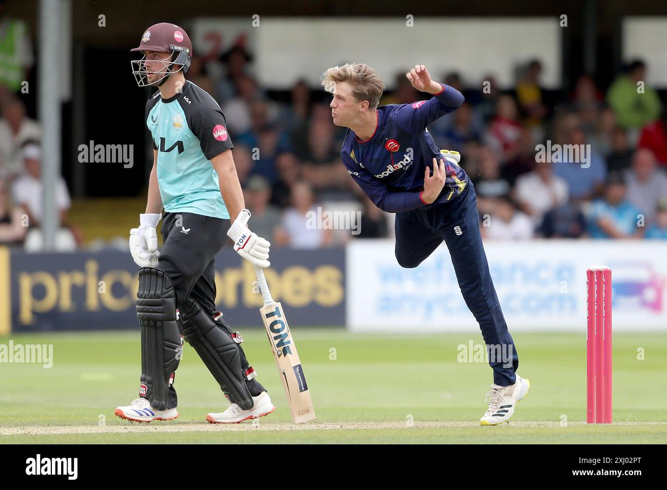 Luc Benkenstein in einer Bowlingaktion für Essex während Essex vs Surrey, Vitality Blast T20 Cricket am 14. Juli 2024 auf dem Cloud County Ground Stockfoto