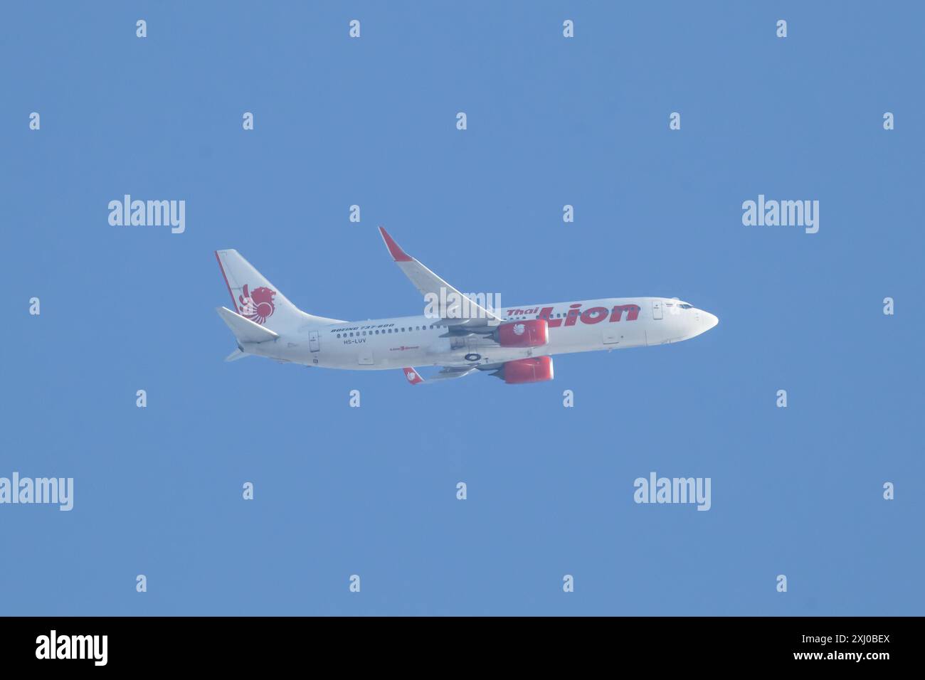 Chiangmai, Thailand - 11. Dezember 2023: HS-LUV Boeing 737-800 der Thai Lionair Airline. Fahren Sie vom Flughafen Chiangmai nach Bangkok. Stockfoto