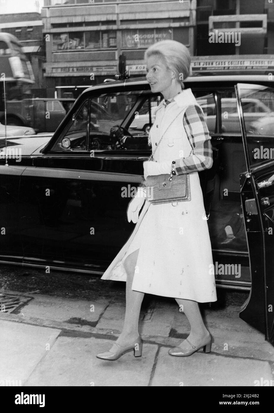 Anni' 60 Londra Archivio Storico Olycom/LaPresse Katharine, Duchessa di Kent (Katharine Lucy Mary; nata Worsley; Hovingham Hall, 22. Februar 1933), è la moglie del Principe Edward, Duca di Kent, un nipote di Re Giorgio V del Regno Unito e Mary di Teck, e cugino di primo grado della Regina Elisabetta II. È quindi un membro della famiglia reale britannica. Nella Foto: Katharine, Duchessa di Kent moglie di Principe Edward, Duca di Kent (Foto: Katharine, Herzogin von Kent, Ehefrau von Prinz Edward, Herzog von Kent) Credit: LaPresse/Alamy Live News Stockfoto