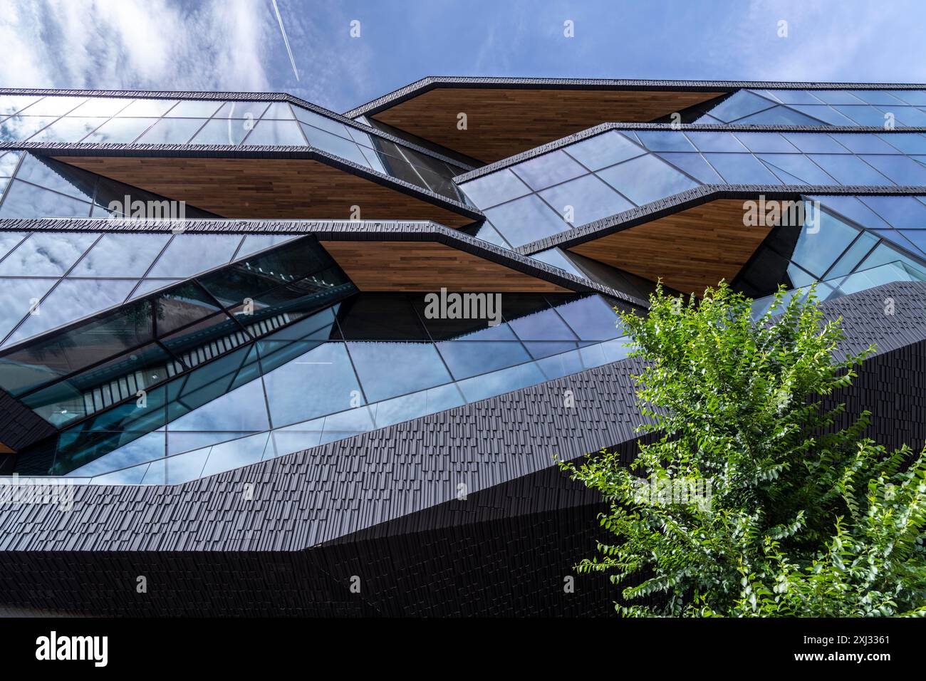 Neuer Firmensitz von Booking.com, Online-Reisebüro, Hotelmakler, Gebäude im Oosterdokseiland im Stadtzentrum von Amsterdam, Niederlande Stockfoto