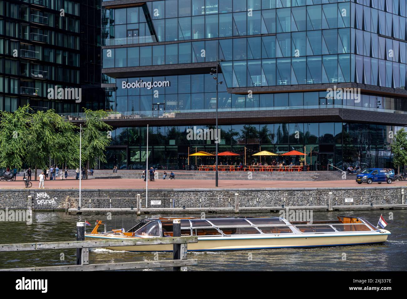 Neuer Firmensitz von Booking.com, Online-Reisebüro, Hotelmakler, Gebäude im Oosterdokseiland im Stadtzentrum von Amsterdam, Niederlande Stockfoto