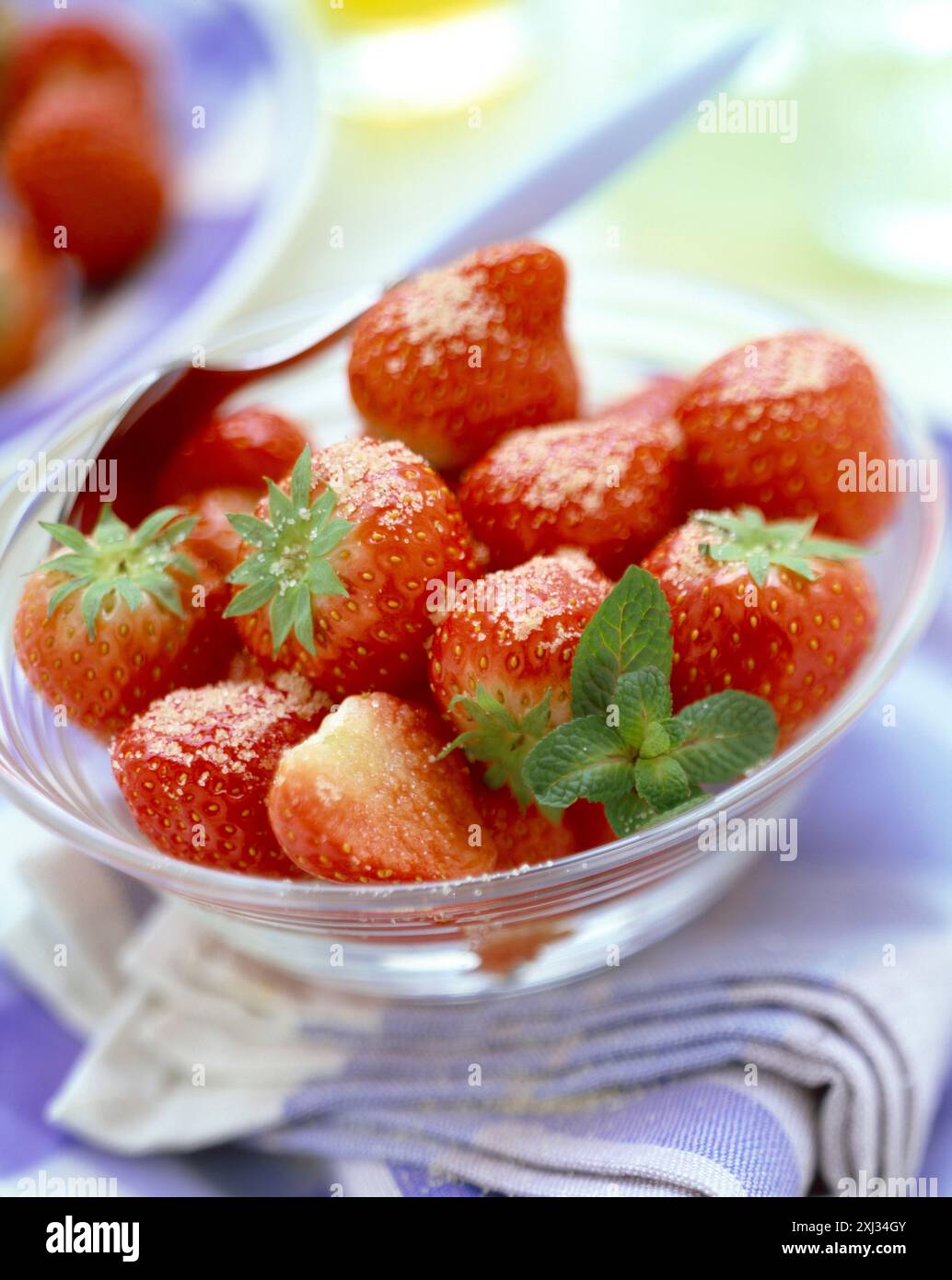 Erdbeeren in Zucker Stockfoto