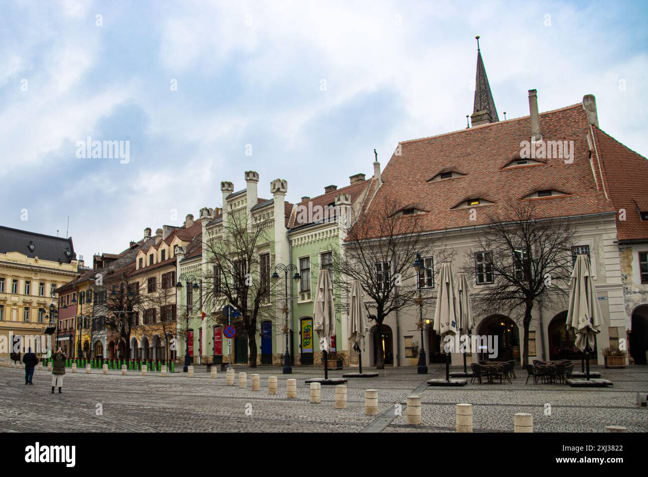 Alte Gebäude auf dem Kleinen Platz ( Piata Mica ) früher bekannt als Handwerkermarkt in Sibiu, Rumänien Stockfoto