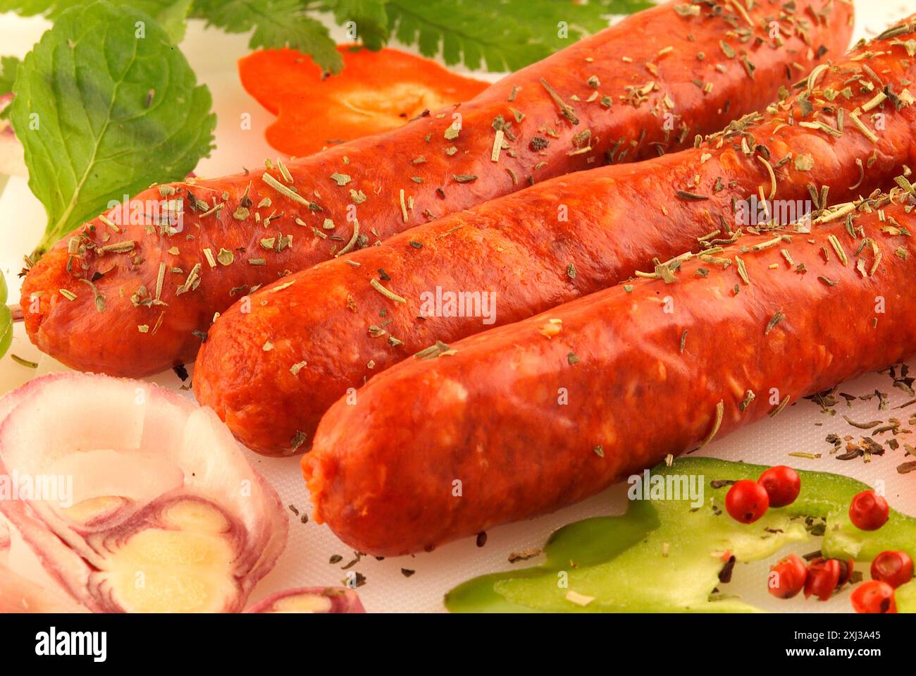 Rohe Würstchen für ein Barbecue Stockfoto