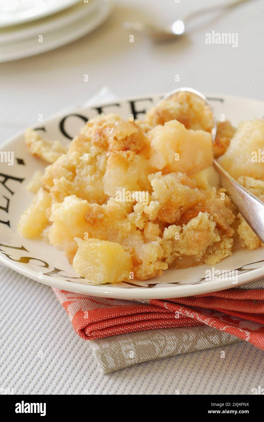 Apfel, Birne, Ingwer und Quitte bröckeln Stockfoto