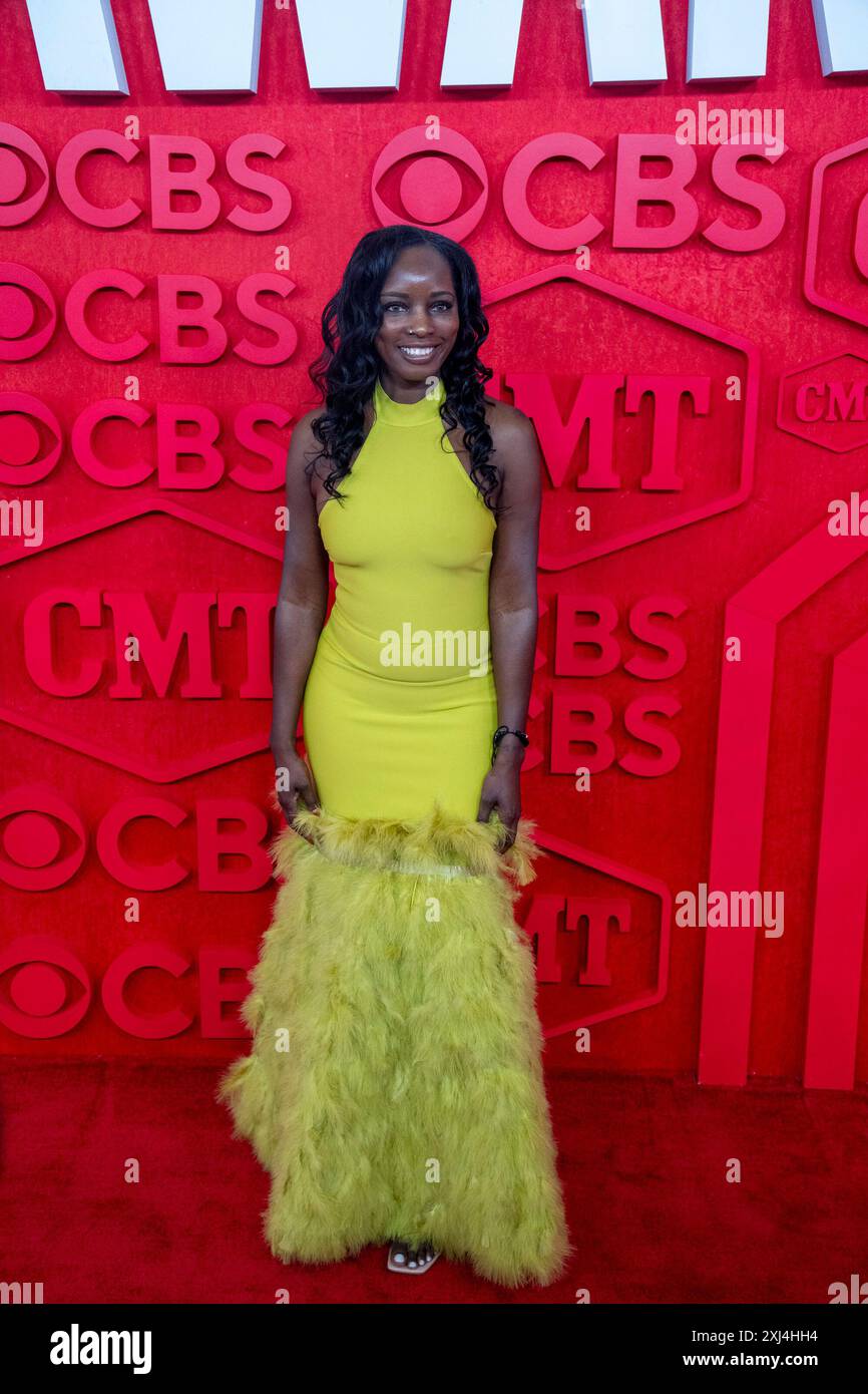 Country-Musik-Mogul BRITTNEY BOSTON spaziert auf dem roten Teppich und posiert für Fotos vor der CMT Music Awards Show im Austin's Moody Center am 6. April 2024. Stockfoto