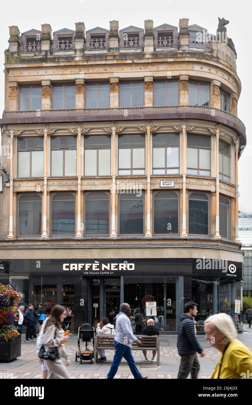 Caffe Nero - 63 Argyle Street, Glasgow, Schottland, Großbritannien - Alexander 'griechisches' Thomson-Gebäude mit gusseiserner Fassade Stockfoto