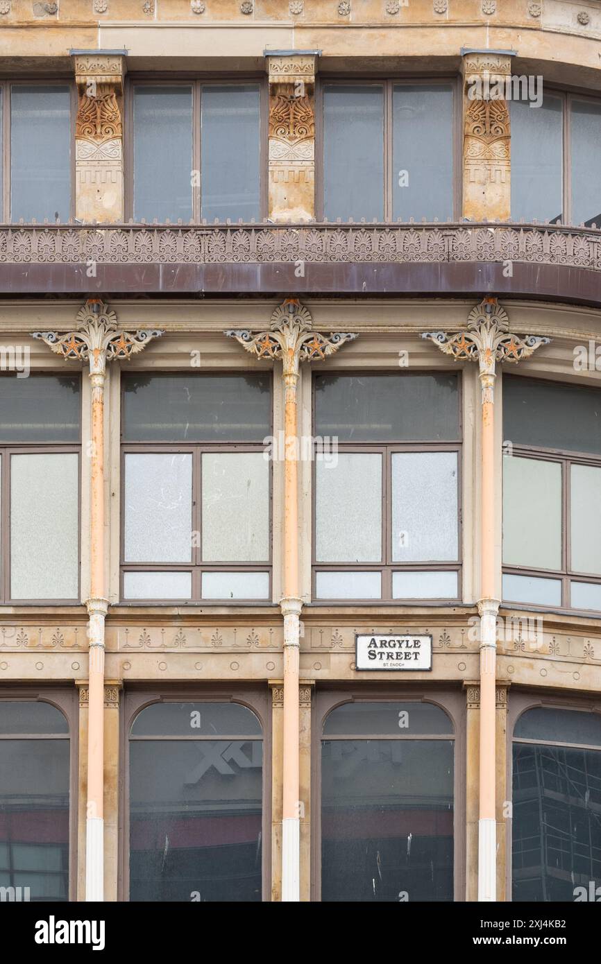 Caffe Nero - 63 Argyle Street, Glasgow, Schottland, Großbritannien - Alexander 'griechisches' Thomson-Gebäude mit gusseiserner Fassade Stockfoto