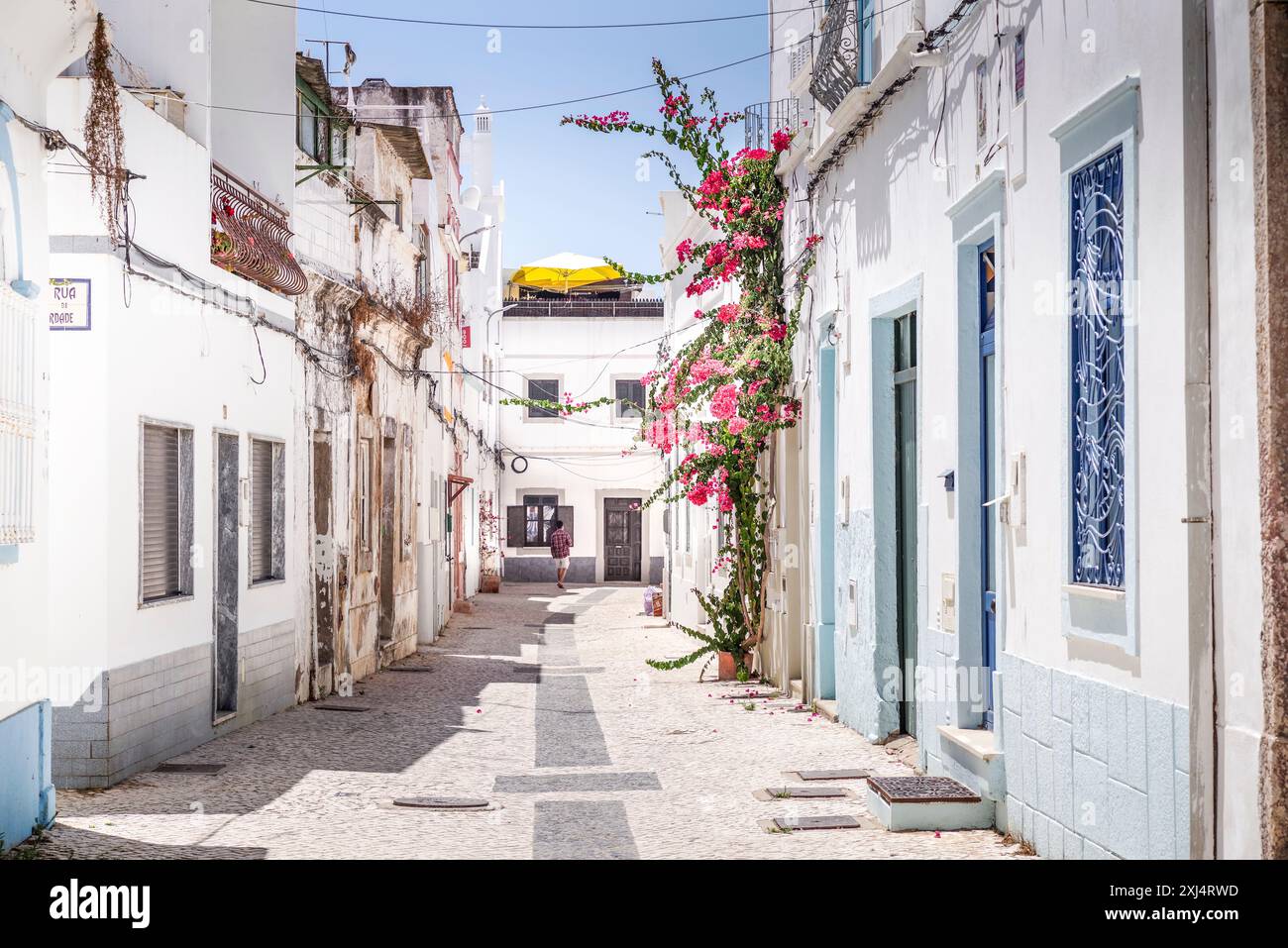 Malerische Straße in Olhão, Portugal (Algarve) Stockfoto