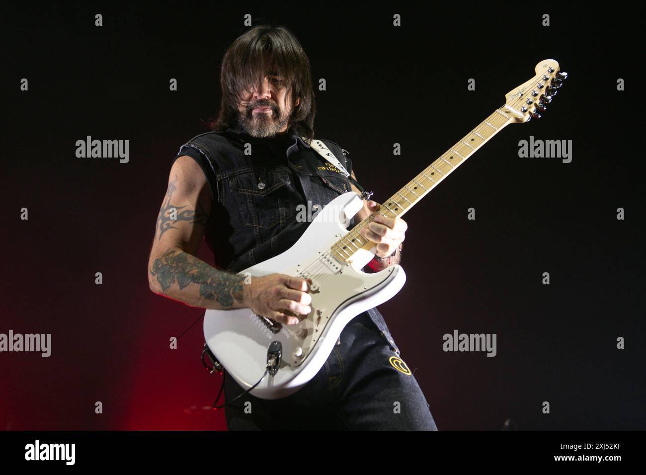 Juanes live auf der European Tour 2024 in der Uber Eats Music Hall in Berlin am 24. Juni 2024 Stockfoto