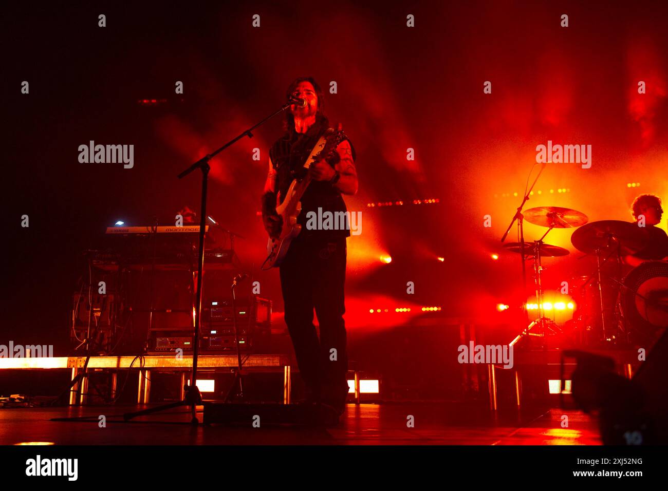 Juanes live auf der European Tour 2024 in der Uber Eats Music Hall in Berlin am 24. Juni 2024 Stockfoto