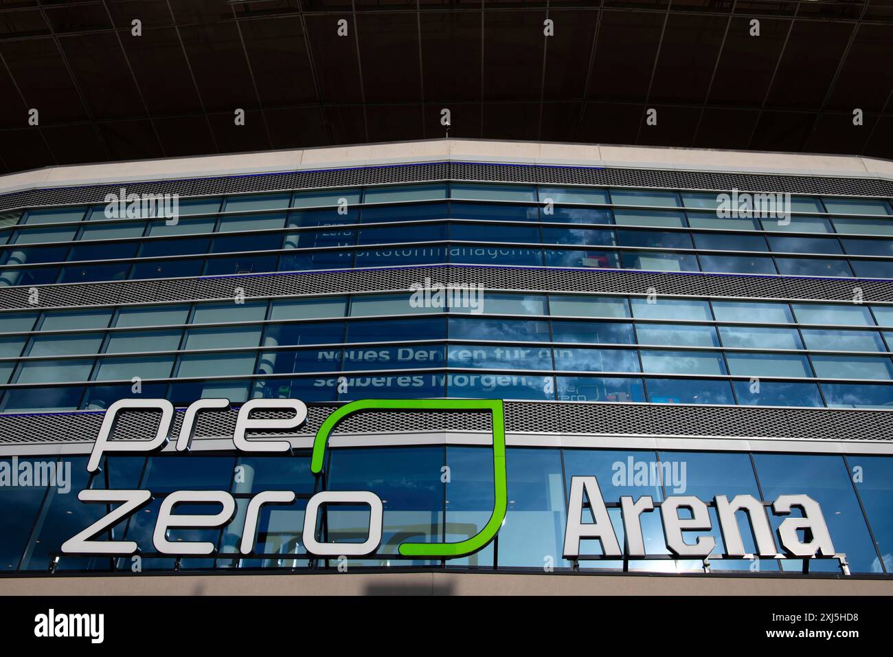 Außenansicht, Vorderseite, Glasfassade, Logo, PreZero Arena, Sinsheim, Baden-Wuerttemberg, Deutschland Stockfoto