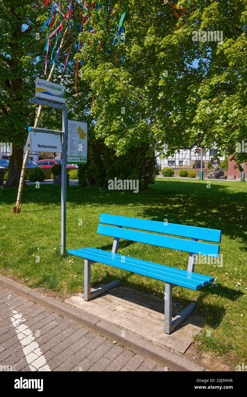 Mitfahrbank im Landkreis Schönau, Bad Münstereifel, Eifel, Landkreis Euskirchen, Nordrhein-Westfalen, Deutschland Stockfoto