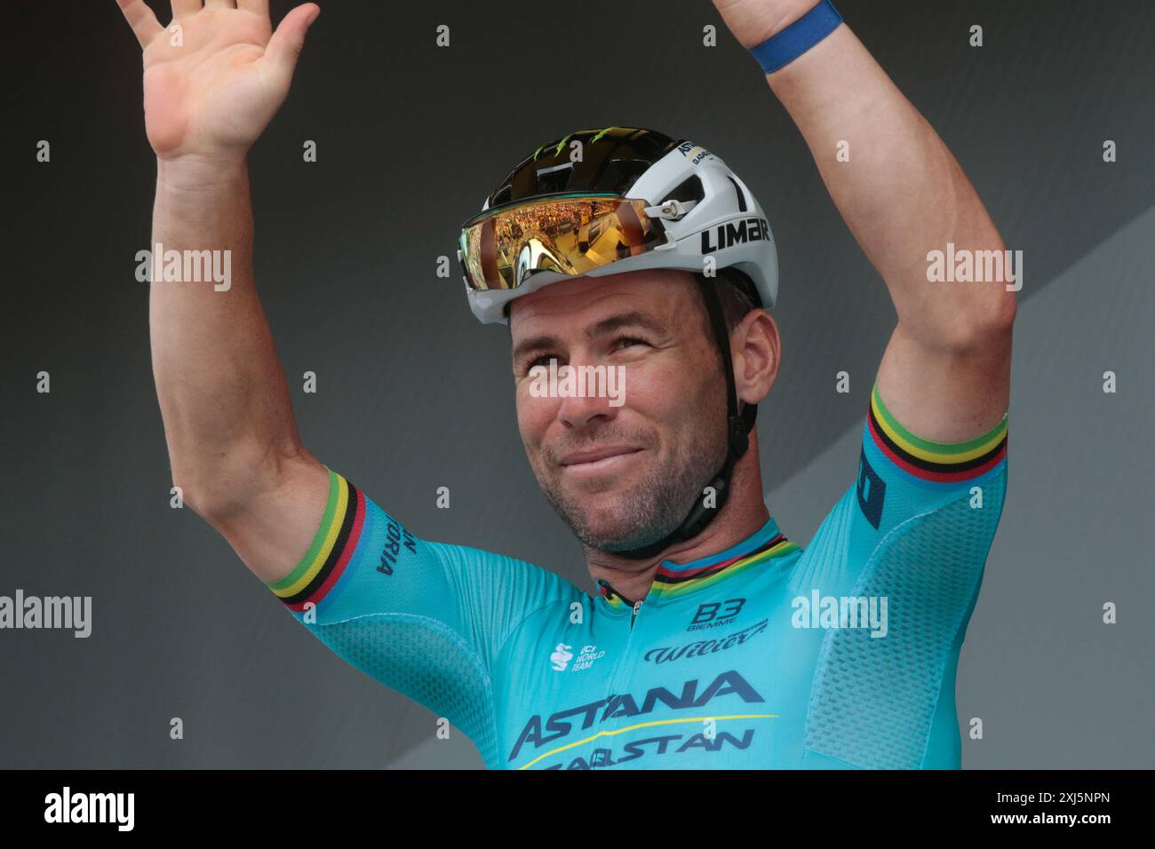 Mark Cavendish hat seine Teamkollegen gebraucht, um die Berge der Tour de France zu überleben Stockfoto