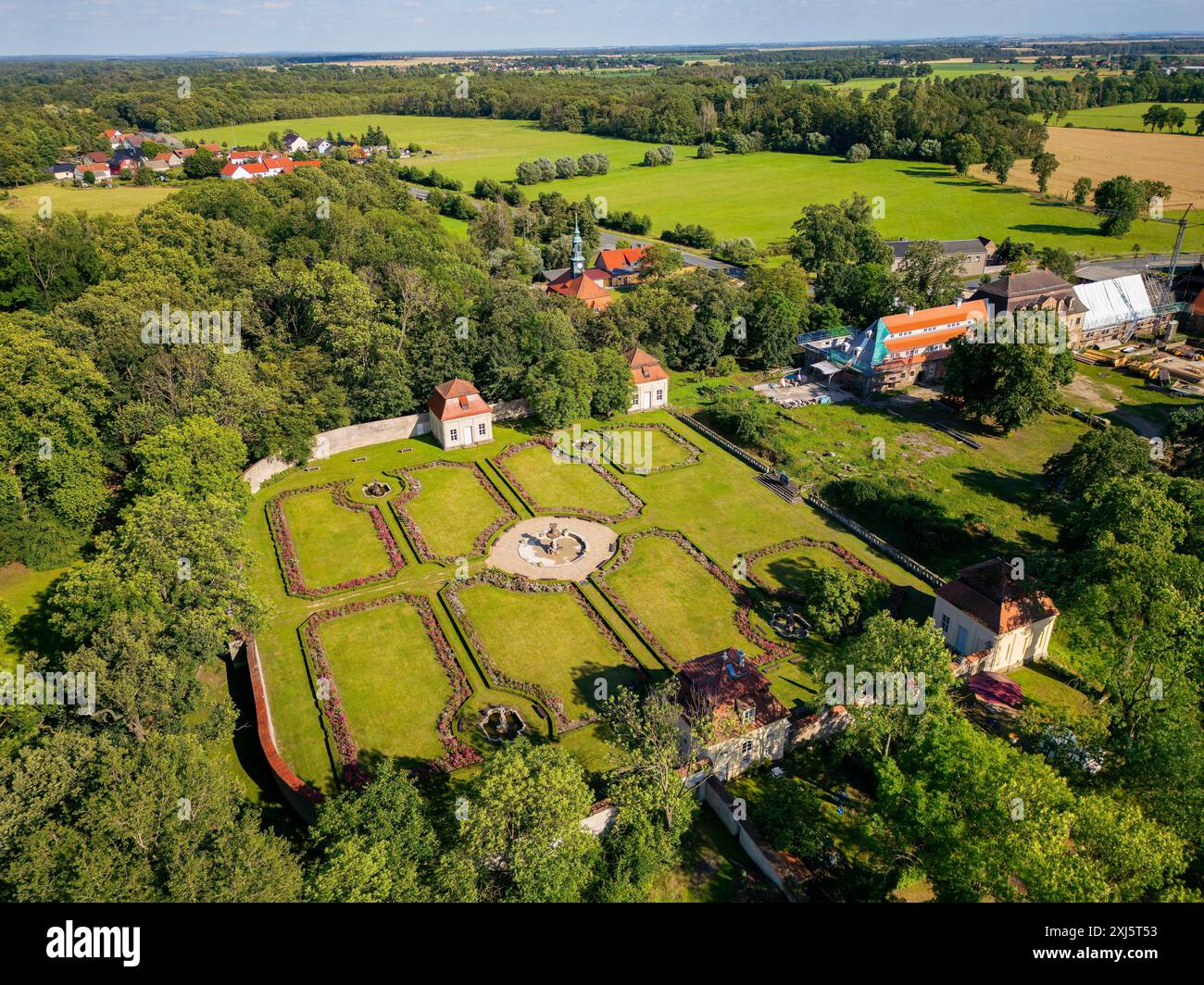 Die Burg Tiefenau ist eine denkmalgeschützte Burganlage in Tiefenau, einem Landkreis der Gemeinde Wuelknitz im sächsischen Landkreis Meißen. Die Stockfoto