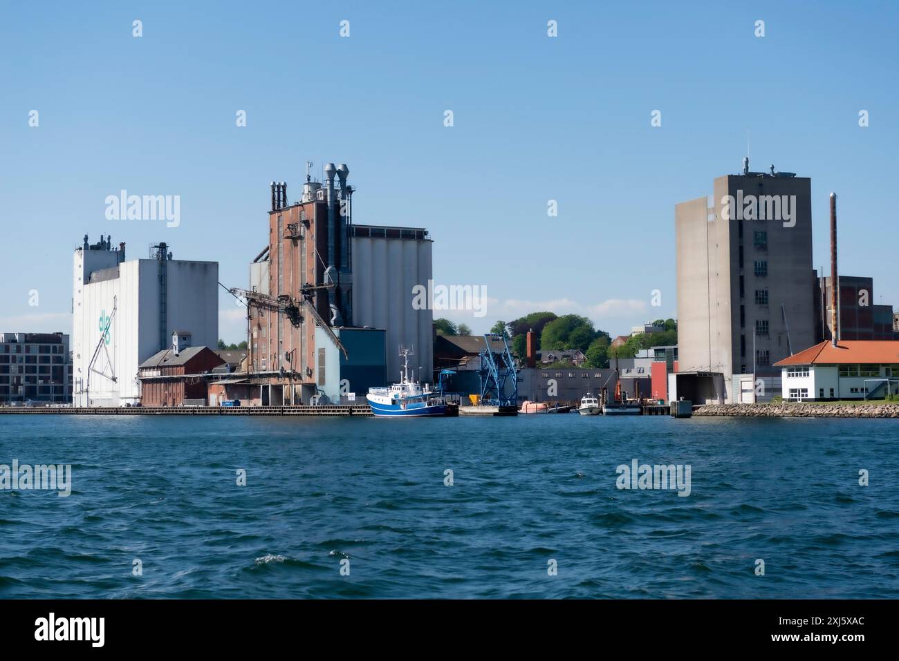 Hafen von Svendborg, Schifffahrt, Kai, Silos, Schiff, Crane, Fyn, Ostsee, Fyn Island, Dänemark Stockfoto