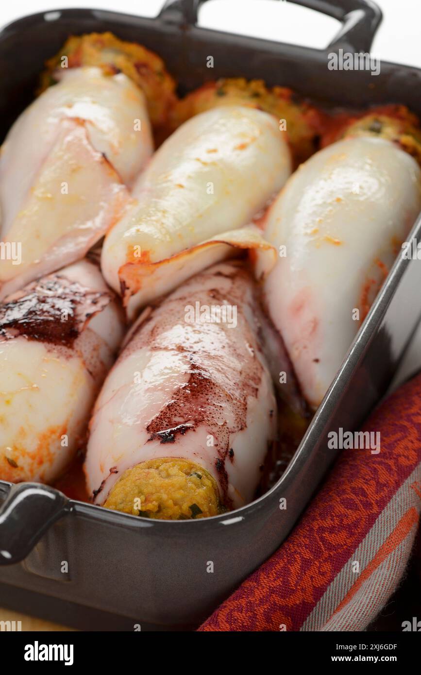 Gefüllter Tintenfisch mit Butternusskürbis Stockfoto