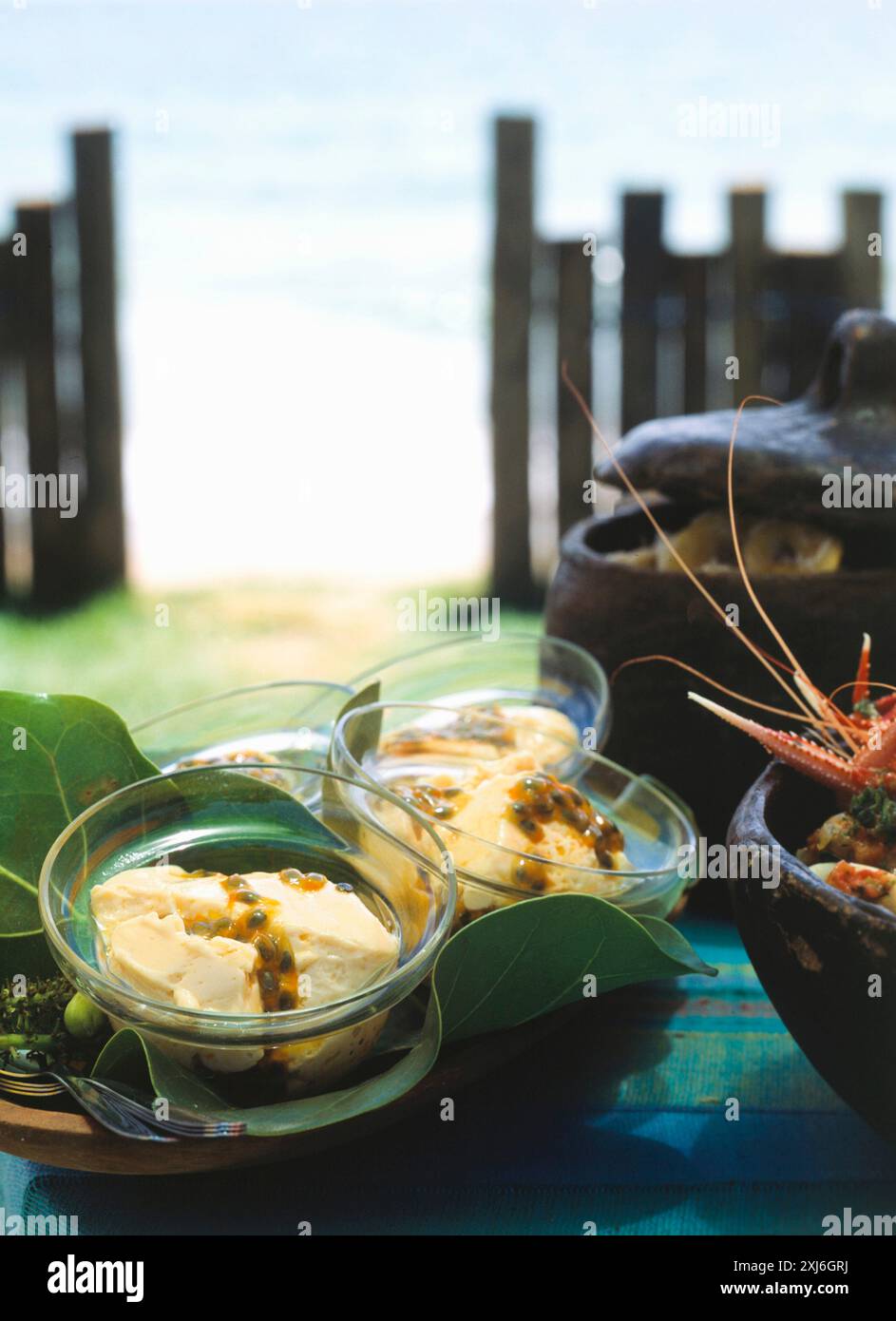 Mango- und Passionsfrucht-Sundae Stockfoto