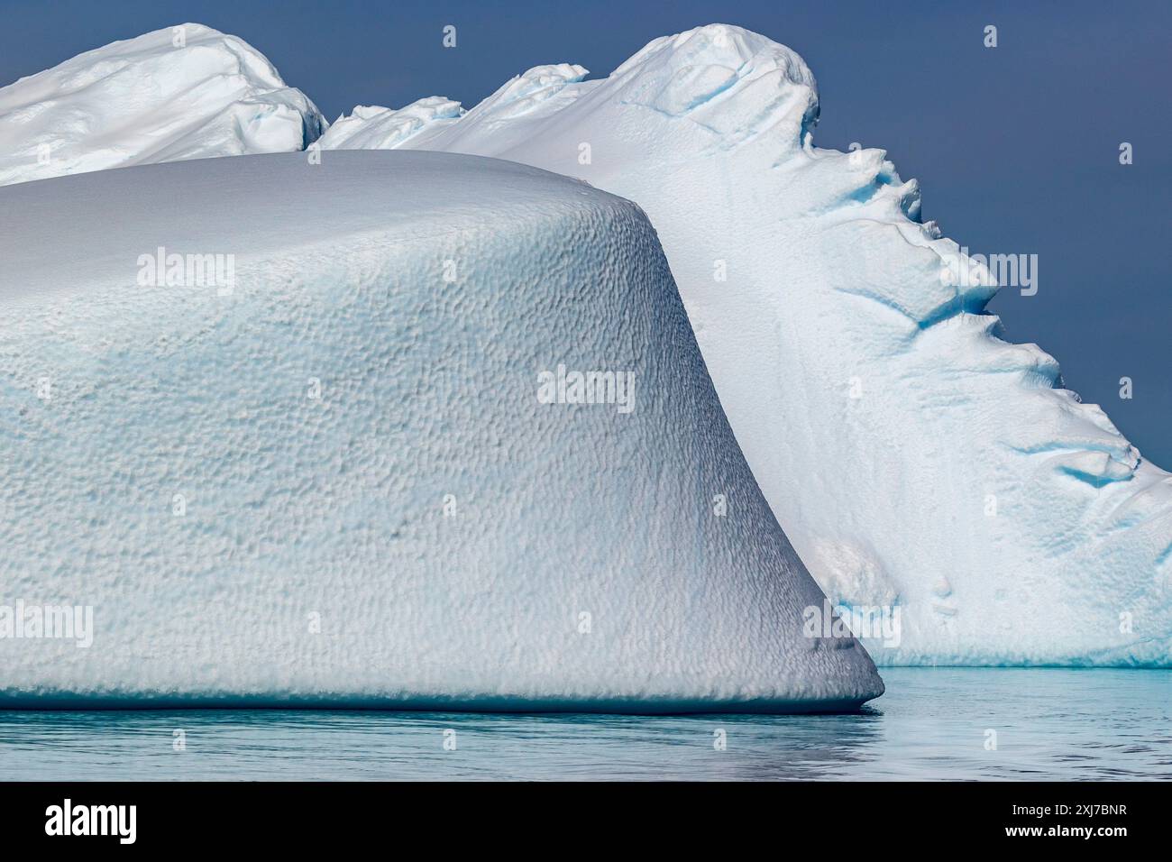 Eisformationen, Cierva Cove, Antarktis, Dienstag, 21. November 2023. Foto: David Rowland / One-Image.com Stockfoto