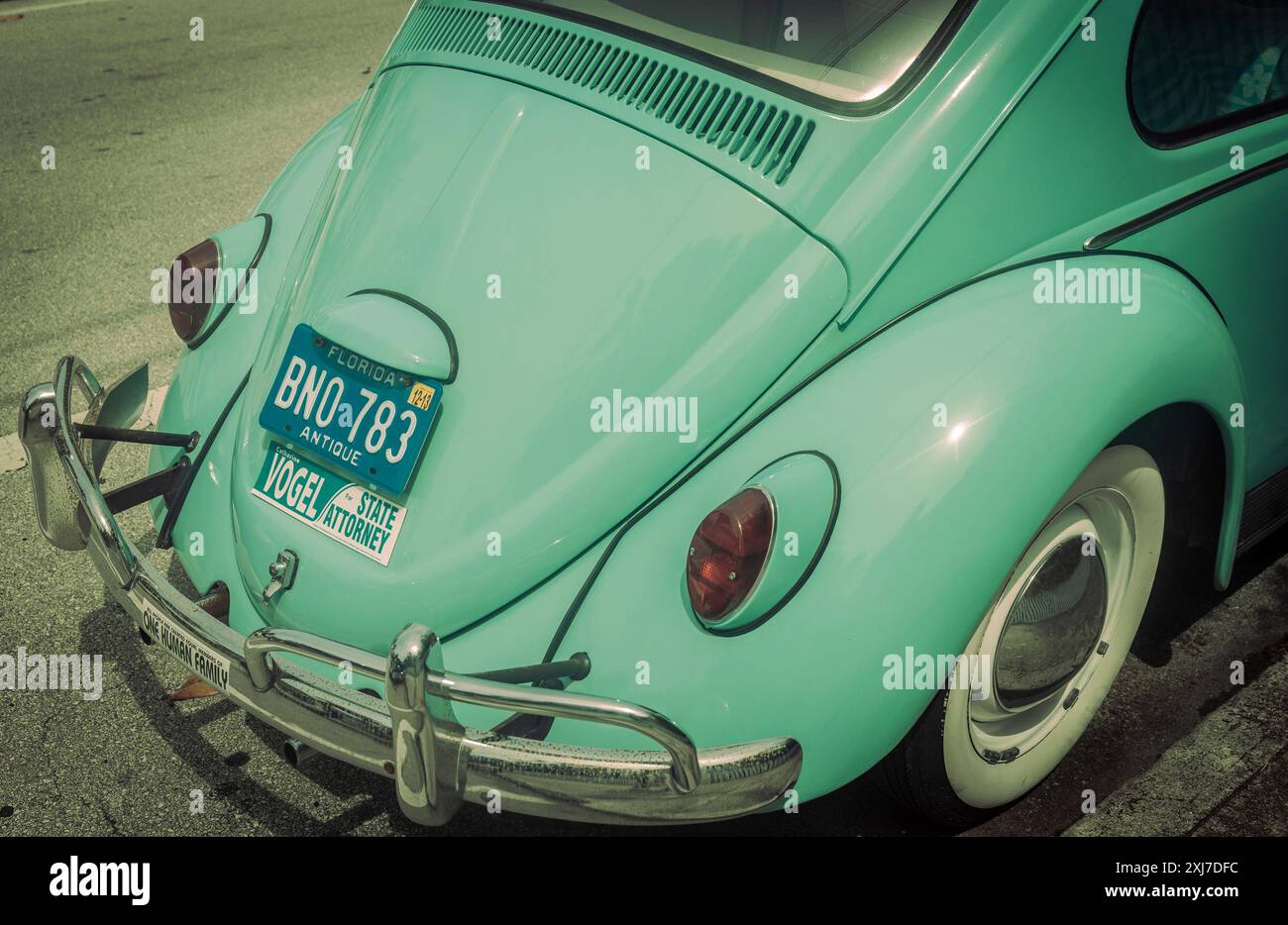 Key West America - 26. Juni 2012; VW Beetle-Hinterbau in Retro-Farbe mit Platten und Chrom-Stoßfänger mit Overridern, Stockfoto