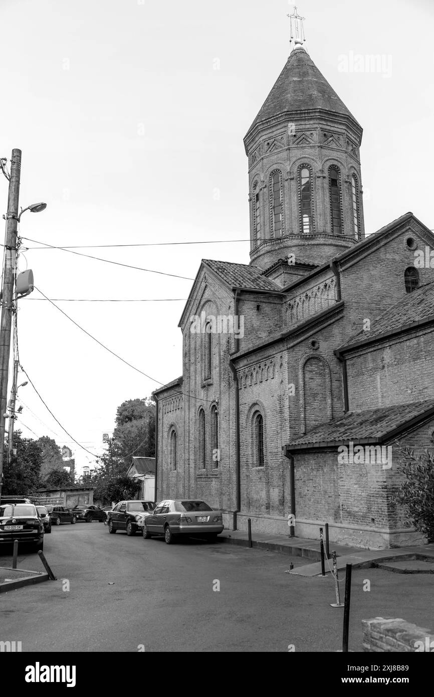 Tiflis, Georgien - 24. JUNI 2024: Die Alte Dreifaltigkeitskirche von Tiflis ist die ehemalige Hauptkirche der georgisch-orthodoxen Kirche Kaloubani di Stockfoto