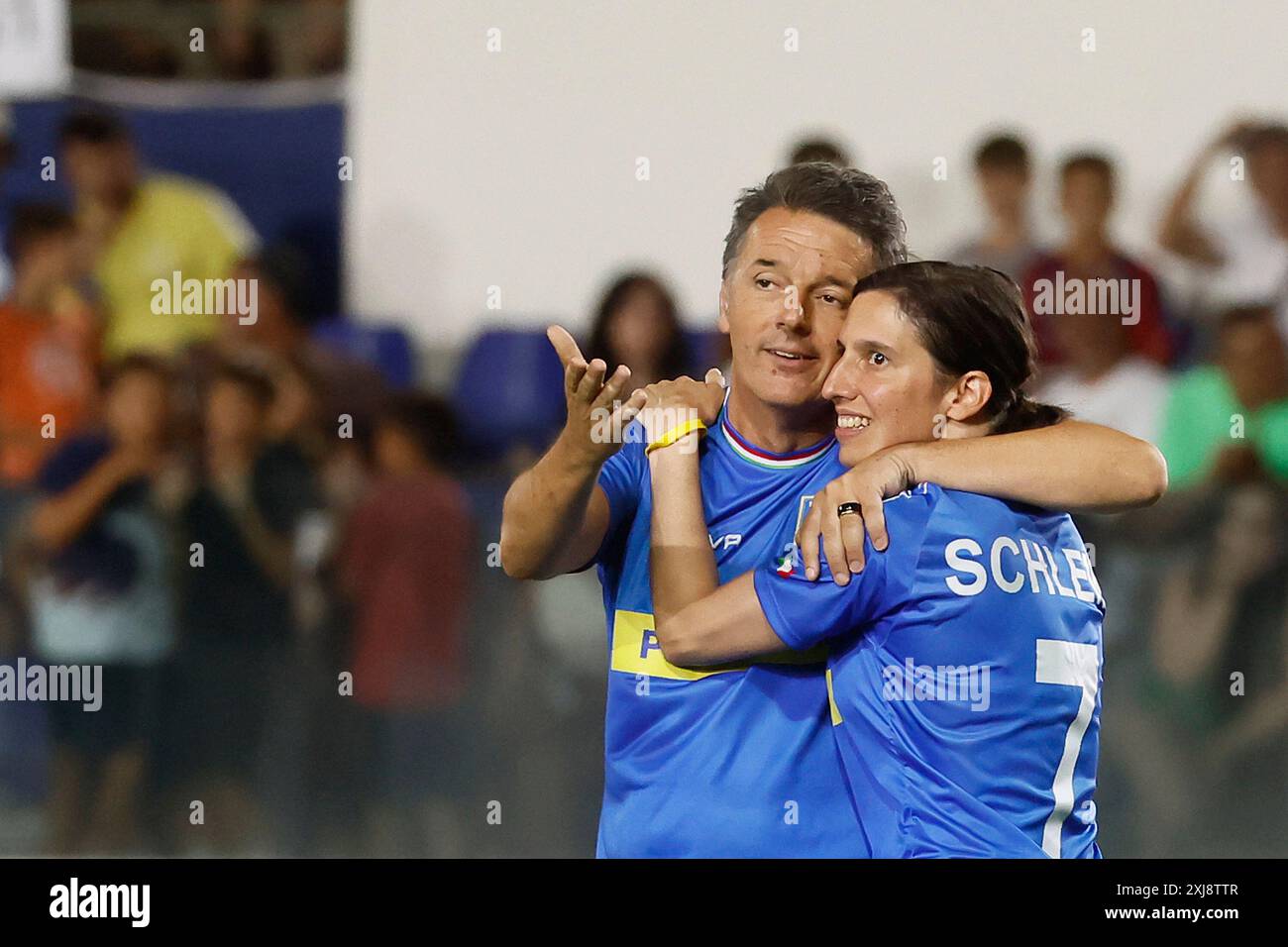 Roma, Italien. Juli 2024. Matteo Renzi, Elly Schlein alla Partita del Cuore allo Stadio Gran Sasso d'Italia L'Aquila, Italia &#x2014; Marted&#xec; 16 luglio 2024 - Cronaca - (Foto di Cecilia Fabiano/LaPresse) Matteo Renzi, Elly Schlein at Heart Match im Gran Sasso of Italy Stadium L'Aquila, Italien - Dienstag, 16. Juli 2024 - News - (Foto: Cecilia Fabiano/LaPresse) Credit: LaPresse/Alamy Live News Stockfoto