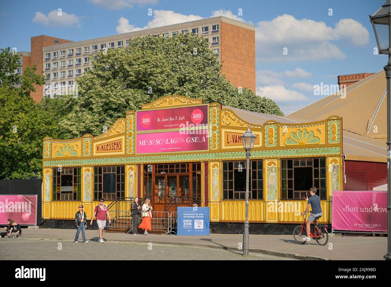 Zelt am Roten Rathaus, Komische Oper Berlin, Messeschlager Gisela, Mitte, Berlin, Deutschland Stockfoto