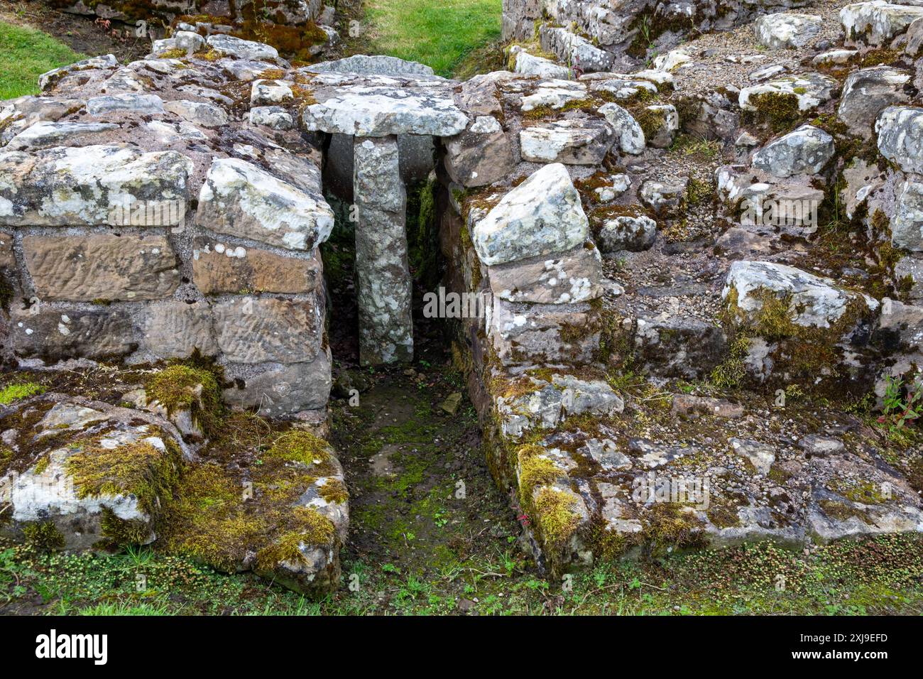 Die Ruinen von Vindolanda, einem römischen Hilfsfort (Castrum) südlich der Hadrian's Wall in Nordengland, das es früher datiert hat Stockfoto