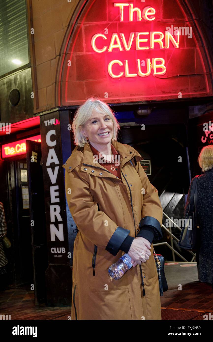 Nadine Dorries konservative Parlamentsabgeordnete bis 2023 vor dem Cavern Club in ihrer Heimatstadt Liverpool. Stockfoto