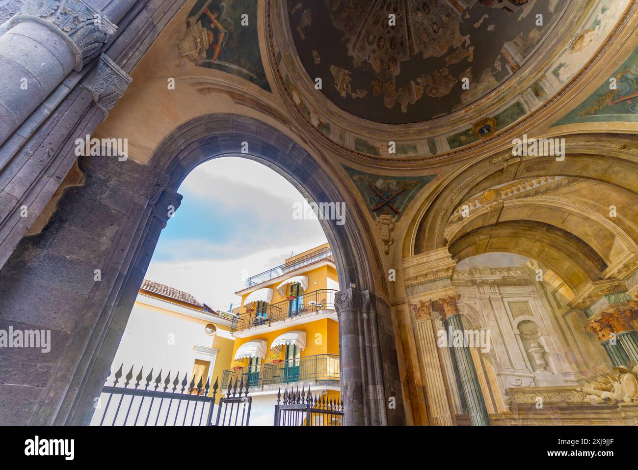Blick auf das Innere des Dominova Seat, Sorrent, Kampanien, Italien, Mittelmeer, Europa Copyright: FrankxFell 844-35029 Stockfoto