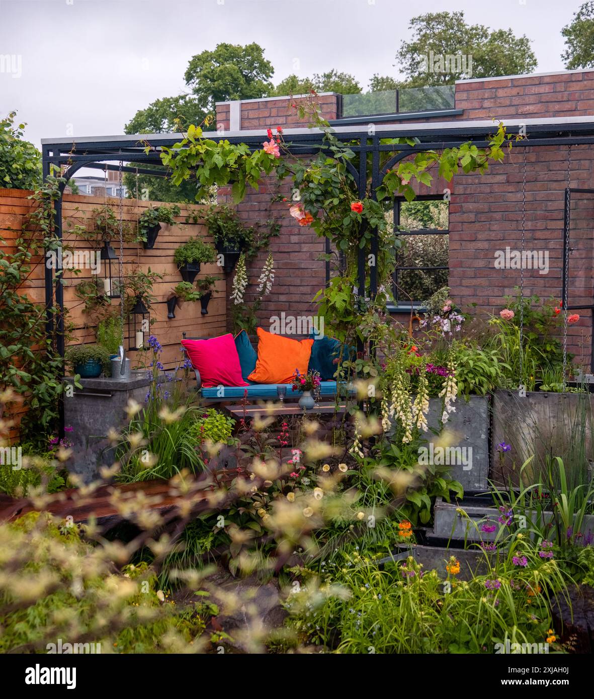 The Flood Resilient Garden in der Chelsea Flower Show in London, Großbritannien. Stockfoto