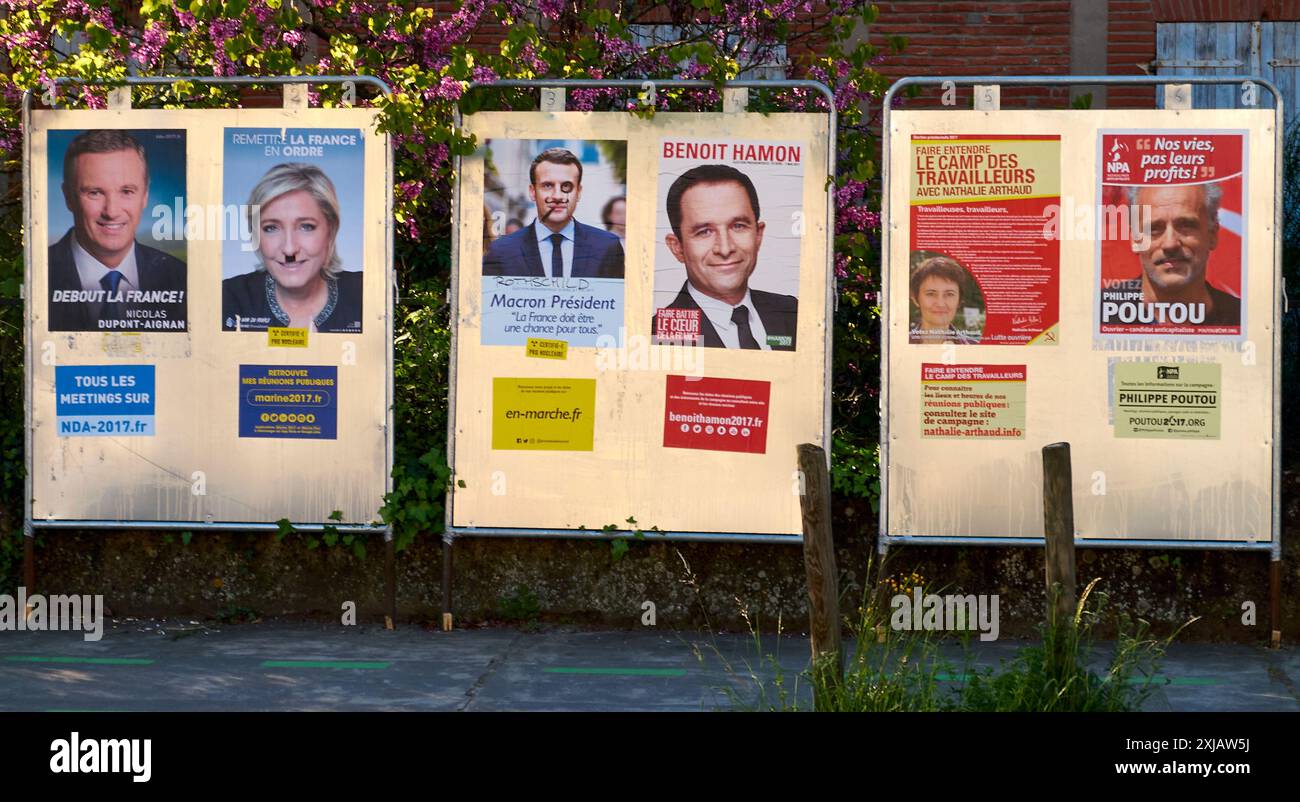 2017 Plakate für die französischen Präsidentschaftswahlen, Av. Charles de Gaulle Gaillac. Occitane Frankreich. Stockfoto