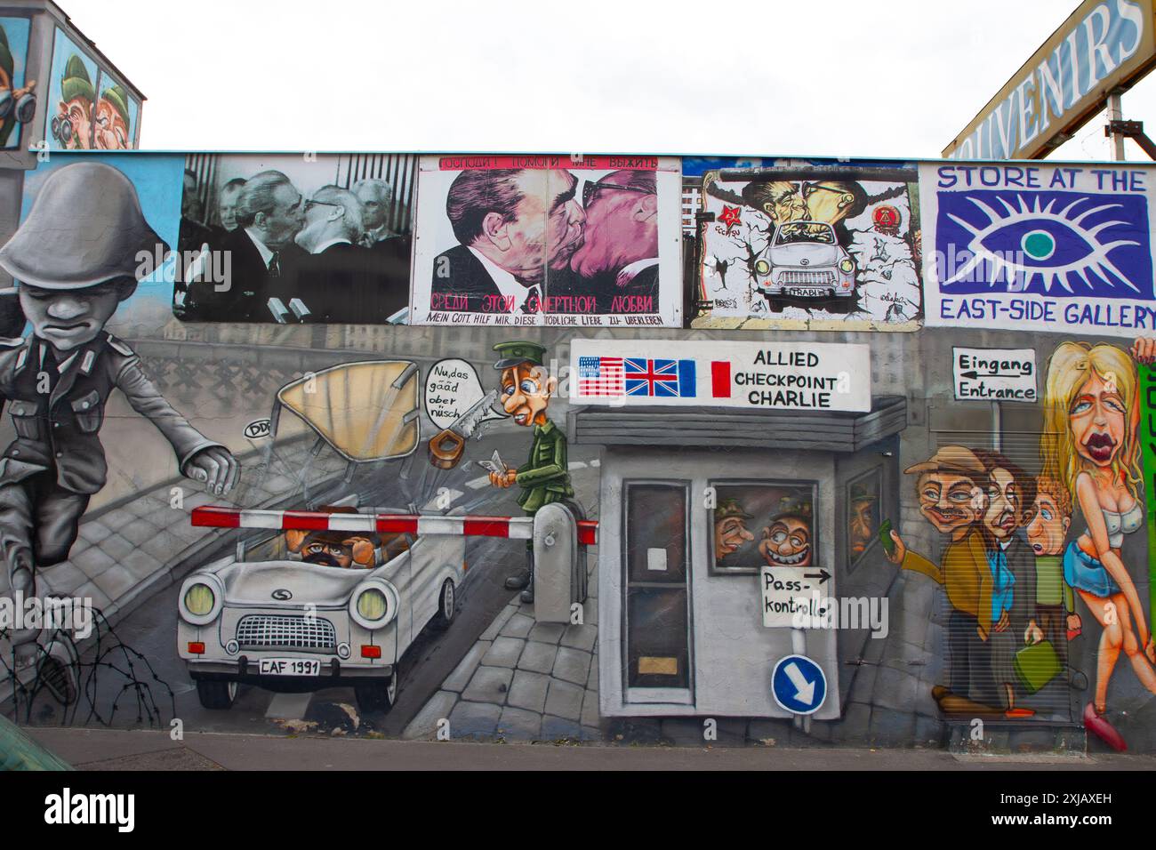 Graffiti-Kunst der Berliner Mauer. East Side Gallery. Berlin, Deutschland. Stockfoto