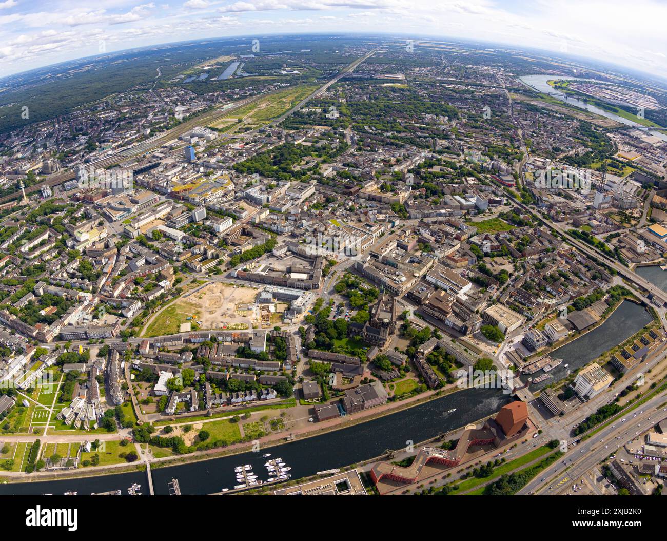 Luftbild, Stadtzentrum Mitte, Innenstadt, City, Mercator Quartier und Rathaus, Königstraße mit Blick zum Hauptbahnhof Hbf, Erdkugel, Fisheye Aufnahme, Fischaugen Aufnahme, 360 Grad Aufnahme, Tiny World, Little Planet, Fisheye Bild, Stadtzentrum Mitte, Innenstadt, Stadt, Mercator Quartier, Duisburg, Ruhrgebiet, Nordrhein-Westfalen, Deutschland ACHTUNGxMINDESTHONORARx60xEURO *** Luftaufnahme, Stadtzentrum, Innenstadt, Stadt, Mercator Quartier und Rathaus, Königstraße mit Blick zum Hauptbahnhof Hbf, Erdkugel, Fischaugenbild, Fischaugenbild, 360°-Bild, winzige Welt, kleiner Planet, Fisheye ima Stockfoto