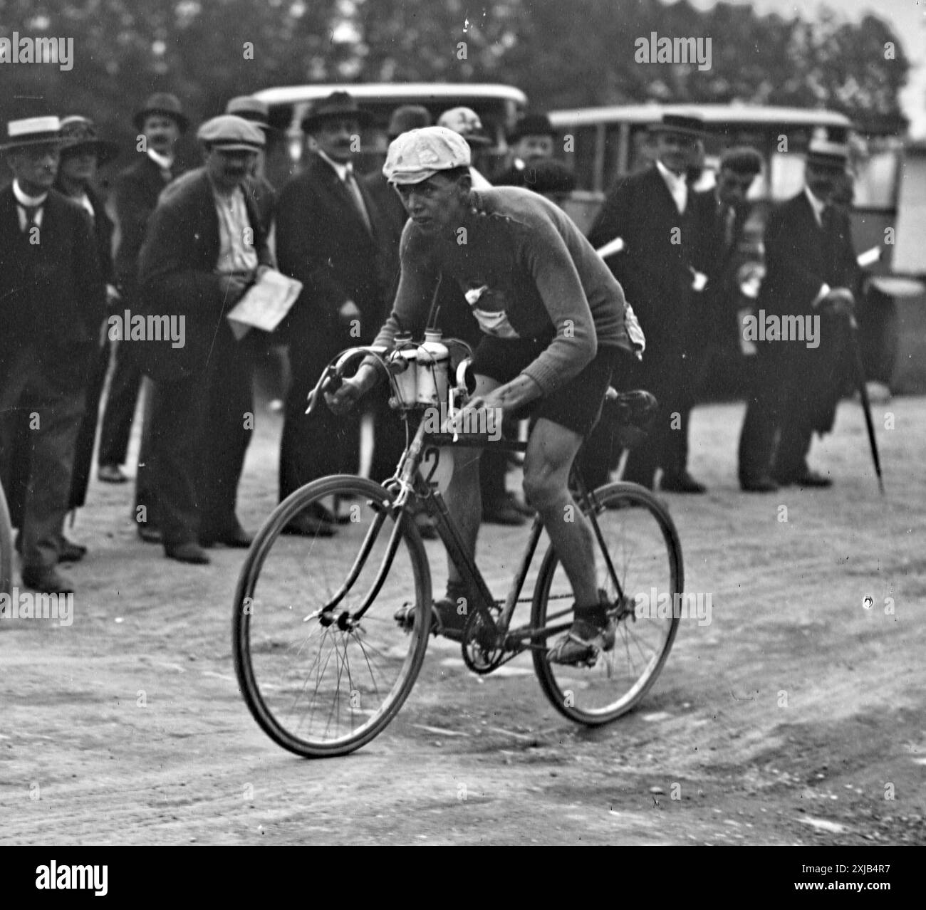 Der argentinische Radfahrer Luis de Meyer bei einem Radrennen bei den Olympischen Spielen 1924 in Paris Stockfoto