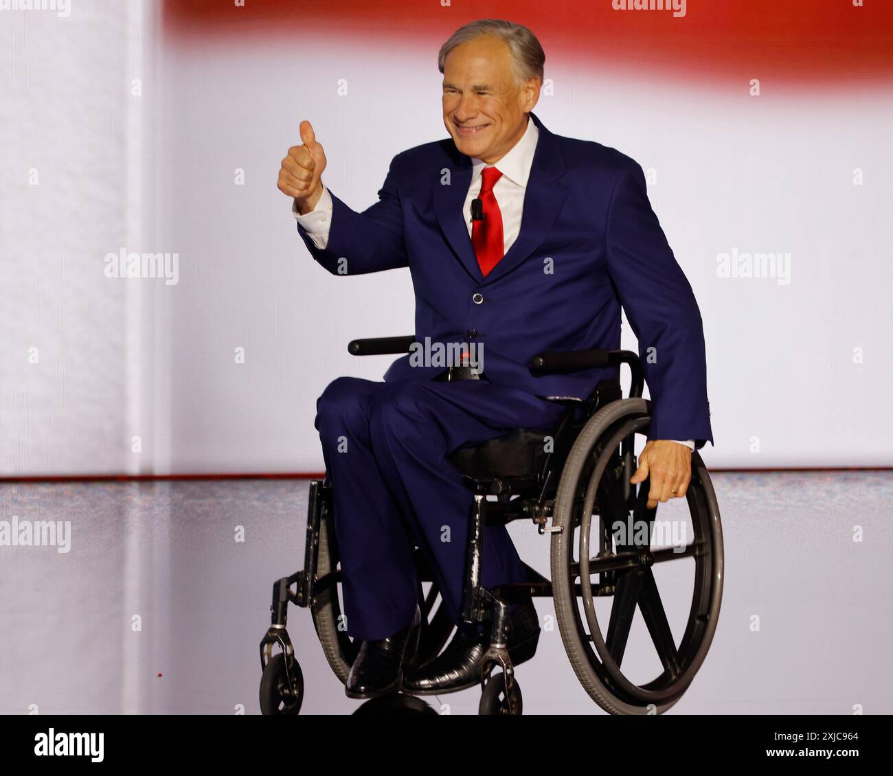 Milwaukee, Usa. Juli 2024. Greg Abbott, Gouverneur von Texas, spricht am Mittwoch, den 17. Juli 2024, auf der Republican National Convention 2024 im Fiserv Forum in Milwaukee, Wisconsin. Der dritte Tag der Konvention wird sich voraussichtlich auf die nationale Sicherheit und Außenpolitik konzentrieren. Foto: Tannen Maury/UPI Credit: UPI/Alamy Live News Stockfoto