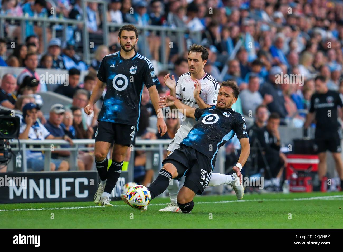 St. Paul, Minnesota, USA. Juli 2024. Minnesota United Mittelfeldspieler HASSANI DOTSON #31 während der ersten Hälfte eines MLS-Fußballspiels zwischen Minnesota United FC und D.C. United im Allianz Field. (Kreditbild: © Steven Garcia/ZUMA Press Wire) NUR REDAKTIONELLE VERWENDUNG! Nicht für kommerzielle ZWECKE! Stockfoto