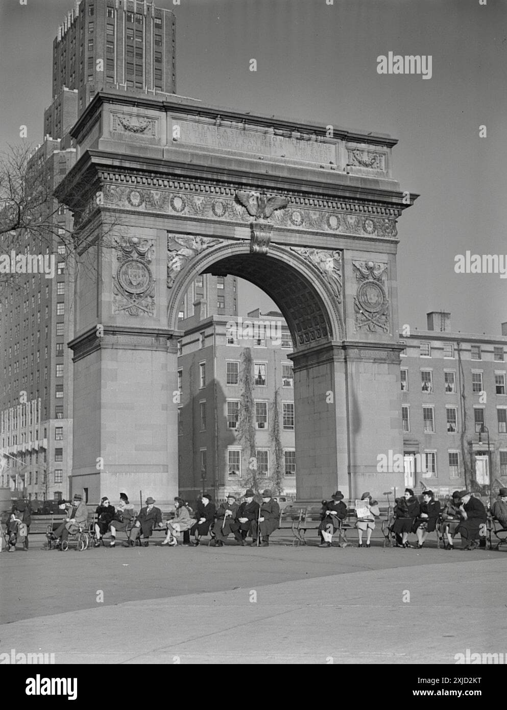 Washington Square Arch, New York City, Dezember 1941. Stockfoto